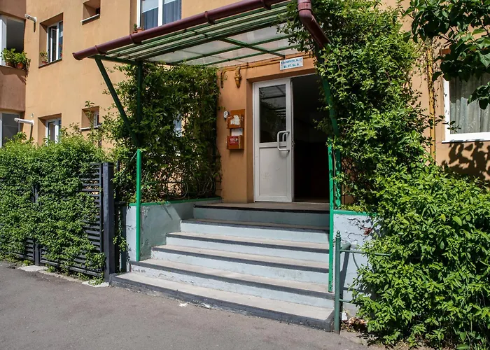 Springhome - Cozy Apartment With Balcony & Parking
